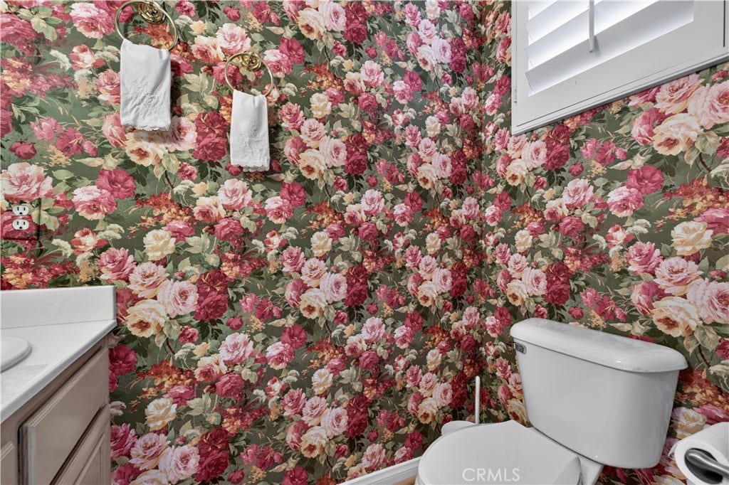 4979 Singing Hills, Banning, CA 92220 POWDER ROOM