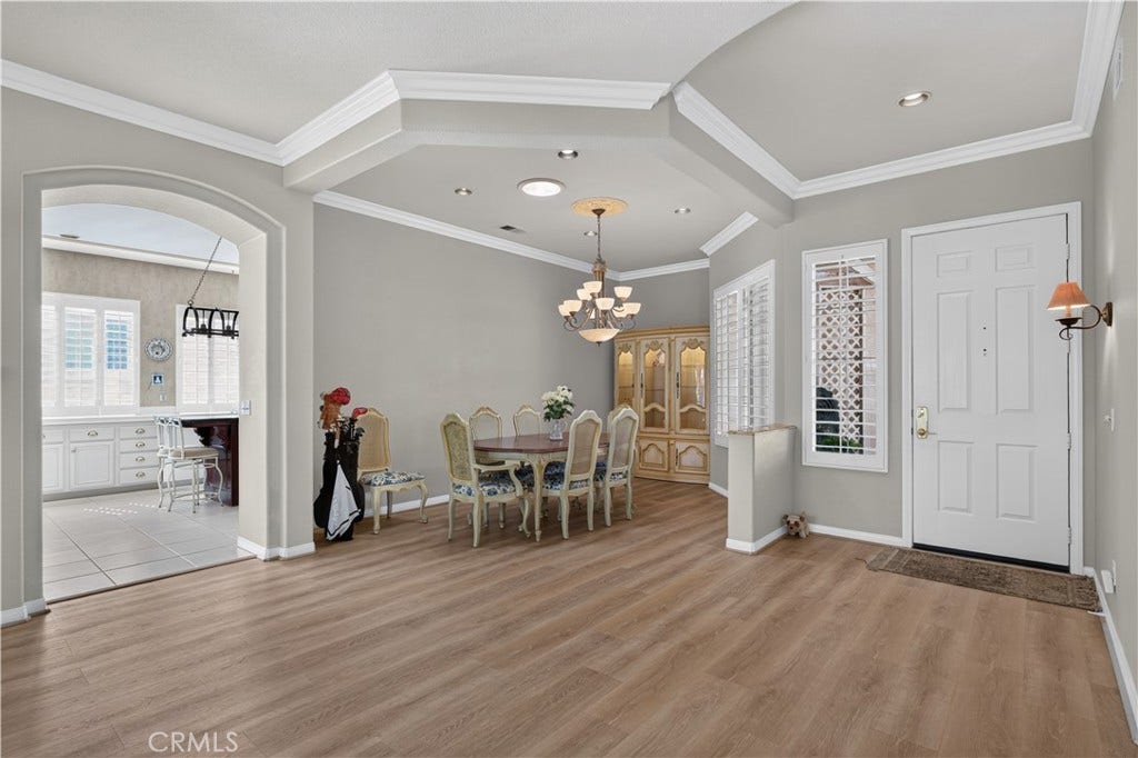4979 Singing Hills, Banning, CA 92220 ENTRY