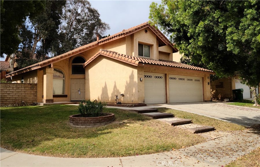 Property photo for 998 Ashford Circle, Corona, CA