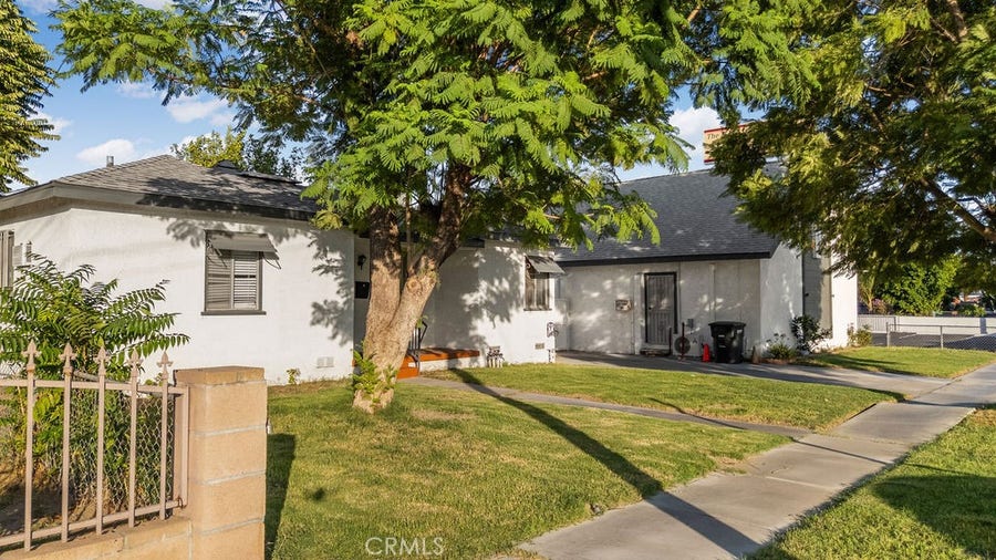Property photo for 820 Larch St, Colton, CA