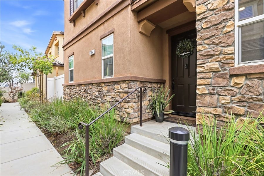 Property photo for 27464 Honeydew Court, Saugus, CA
