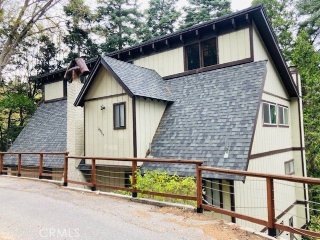 Property photo for 27957 Lakes Edge, Lake Arrowhead, CA