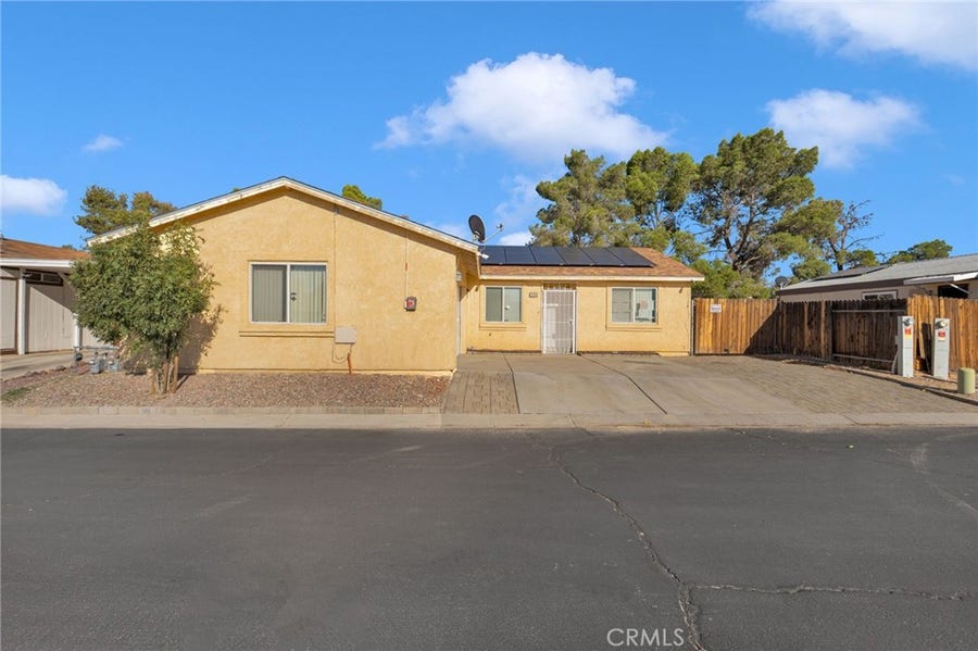 Property photo for 25064 Avenida Laredo, Barstow, CA