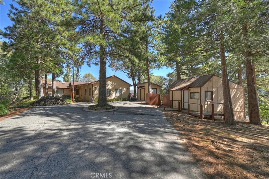 Property photo for 171 Bambi Trail, Crestline, CA