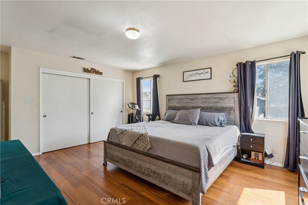 6925 Barton, San Bernardino, CA 92404 Main Unit 2925-Primary