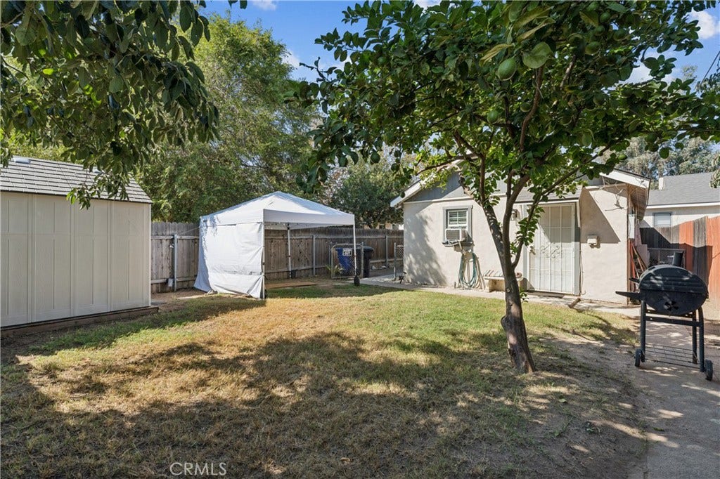 6925 Barton, San Bernardino, CA 92404 6926 Unit A/Studio-Entrance/Yard