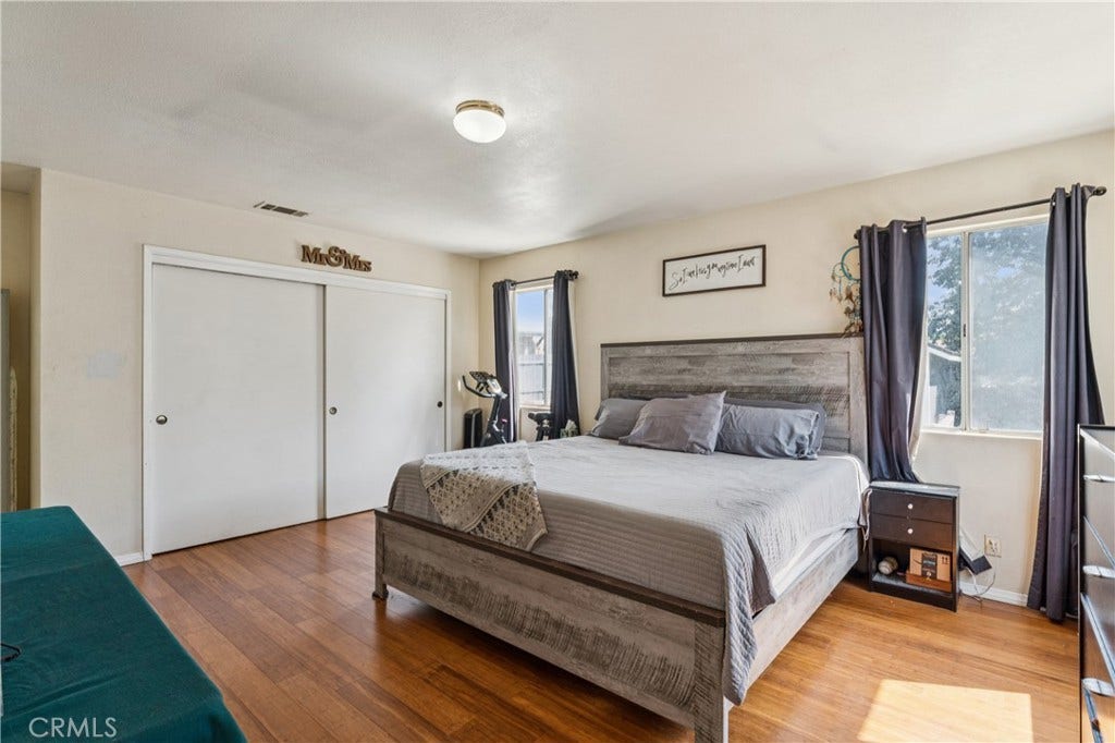 6925 Barton, San Bernardino, CA 92404 Main Unit 2925-Primary