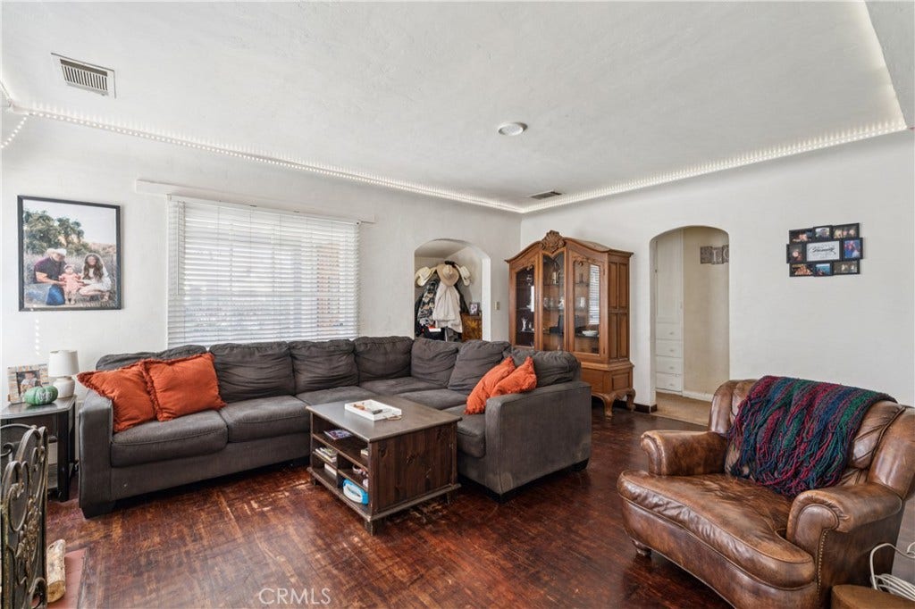 6925 Barton, San Bernardino, CA 92404 Main Unit 2925-Living Room