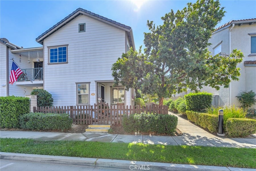 Property photo for 450 Merced Court, Corona, CA