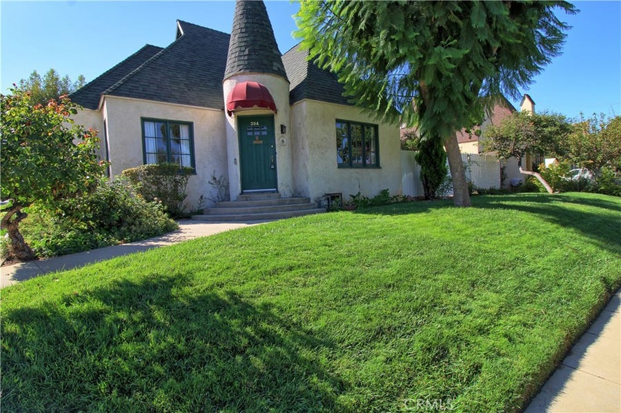 Property photo for 304 Normandie Court, Redlands, CA