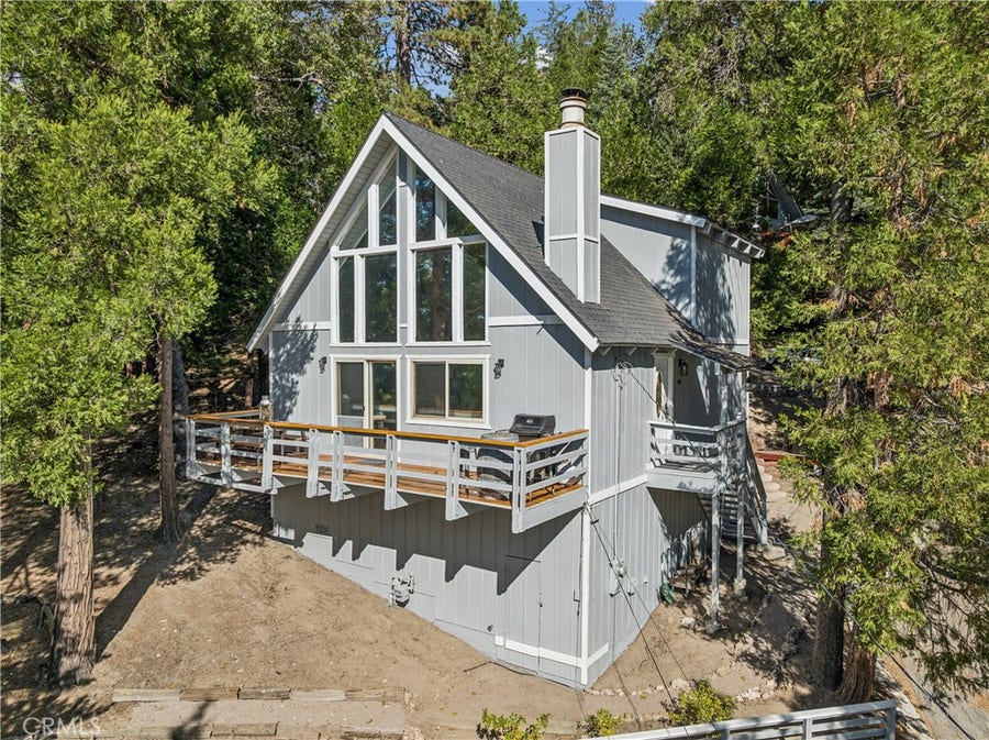 Property photo for 401 Grass Valley, Lake Arrowhead, CA