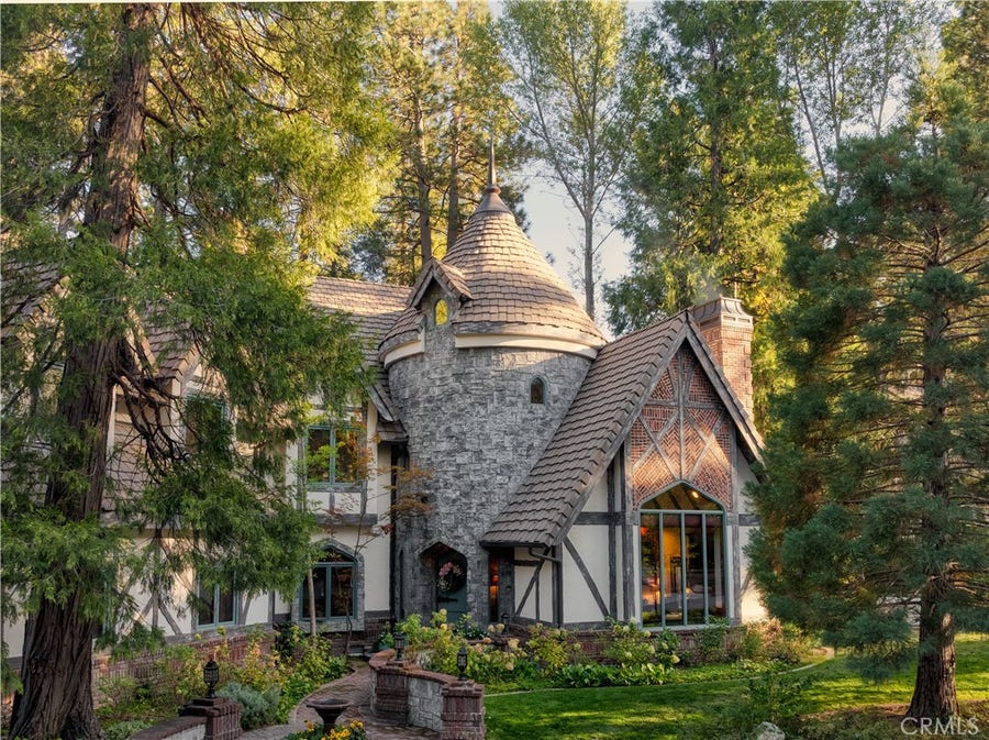 Property photo for 27465 Meadow Bay Drive, Lake Arrowhead, CA