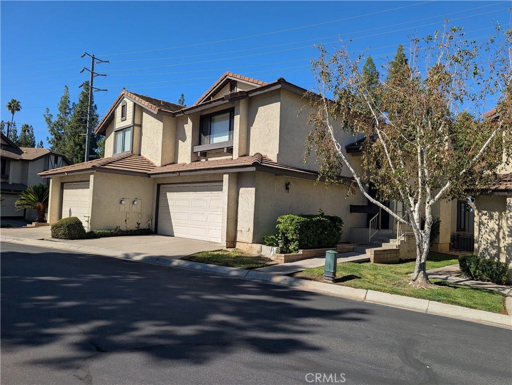 5050 Canyon Crest Drive, Riverside, CA 92507 Lovely 2 story condo within walking distance to Canyon Crest Town Center. Across from the pool area and dog park.