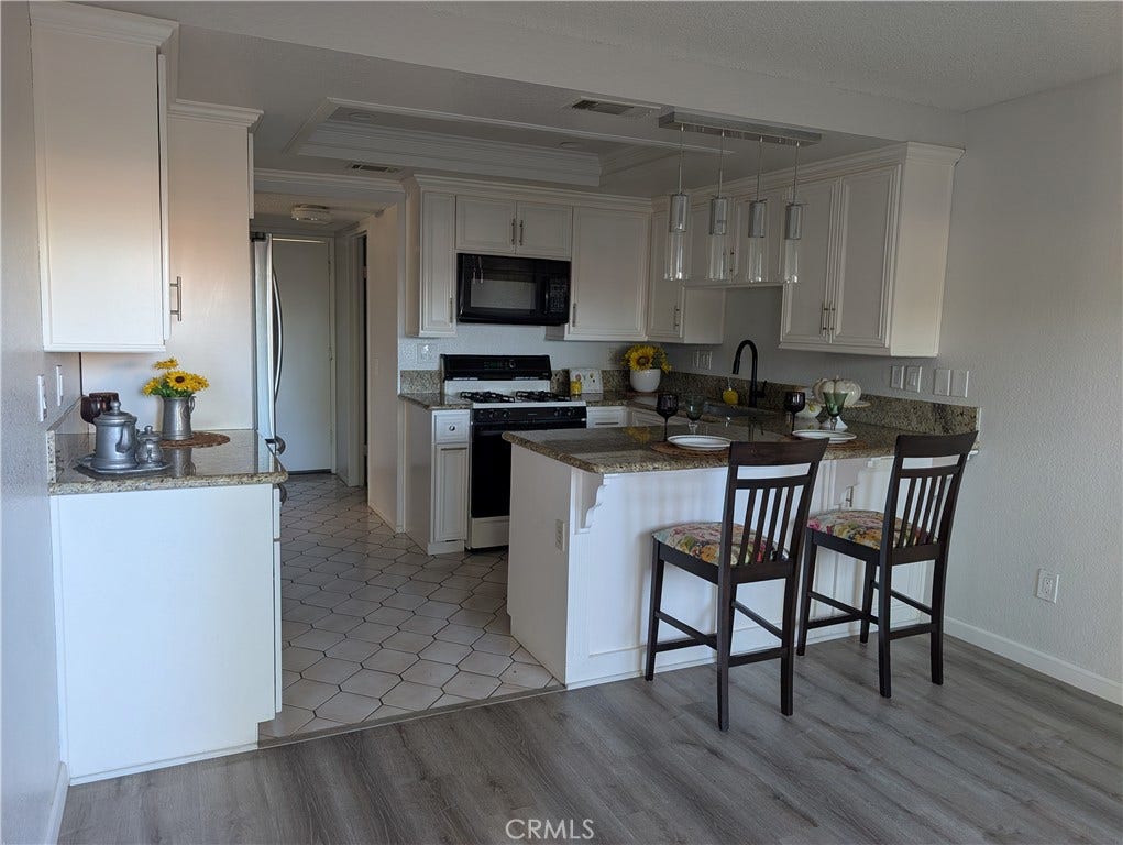 5050 Canyon Crest Drive, Riverside, CA 92507 Custom granite counters.