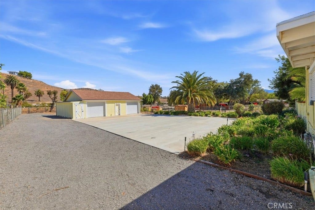 2791 Bronco Lane, Norco, CA 92860 Generous space to accommodate your needs