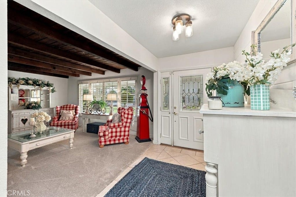 2791 Bronco Lane, Norco, CA 92860 Lovely entryway into the home