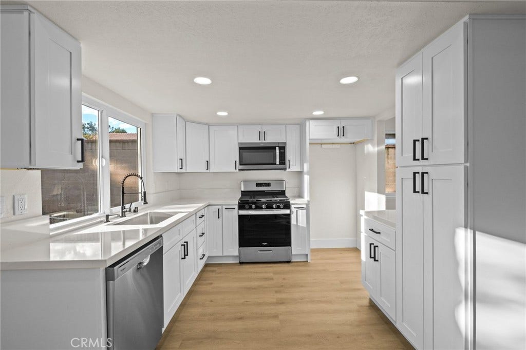 156 S Loretta Avenue, Rialto, CA 92376 156 S Loretta Avenue, Rialto, CA 92376