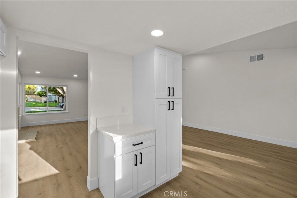 156 S Loretta Avenue, Rialto, CA 92376 156 S Loretta Avenue, Rialto, CA 92376