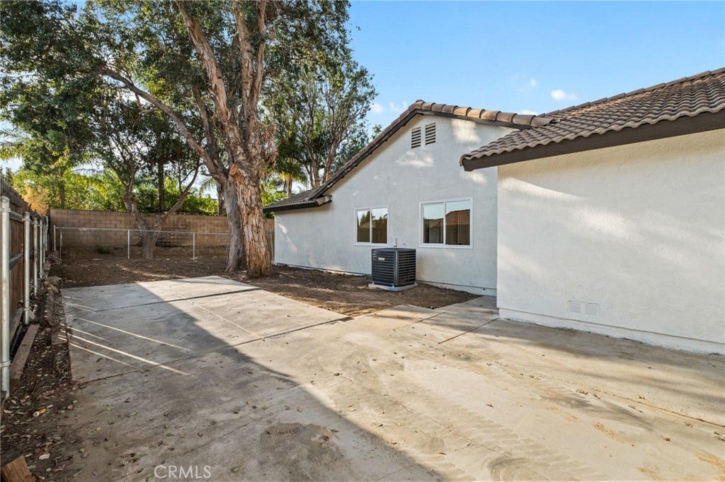156 S Loretta Avenue, Rialto, CA 92376 156 S Loretta Avenue, Rialto, CA 92376