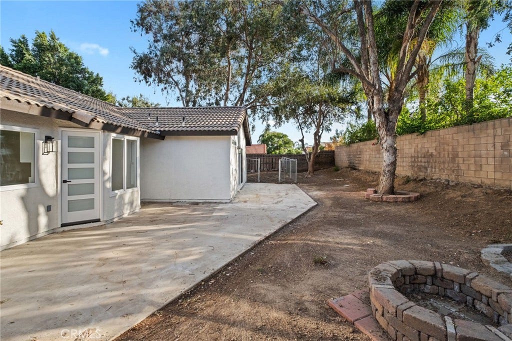 156 S Loretta Avenue, Rialto, CA 92376 156 S Loretta Avenue, Rialto, CA 92376