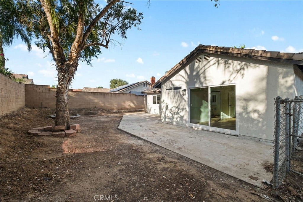 156 S Loretta Avenue, Rialto, CA 92376 156 S Loretta Avenue, Rialto, CA 92376