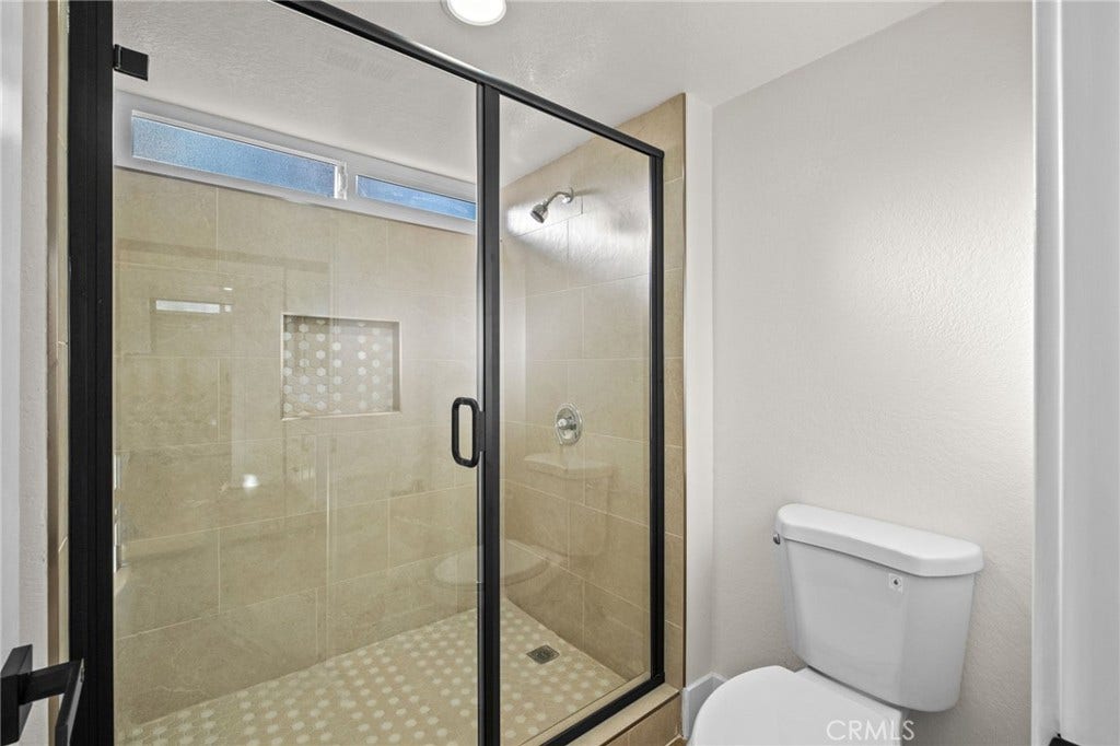 156 S Loretta Avenue, Rialto, CA 92376 156 S Loretta Avenue, Rialto, CA 92376
