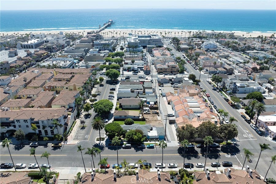 Property photo for 415 Townsquare, #126, Huntington Beach, CA