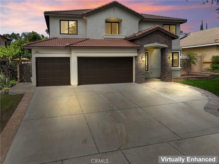 Property photo for 976 Hemingway Drive, Corona, CA