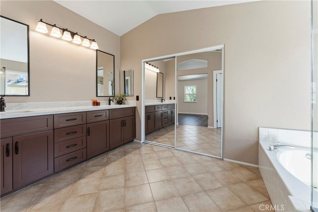 976 Hemingway, Corona, CA 92878 976 Hemingway, Corona, CA 92878