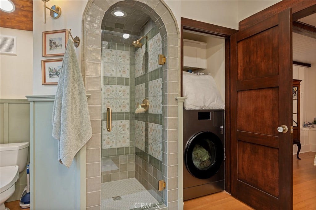 Lovely Custom Shower w/Laundry for Convenience