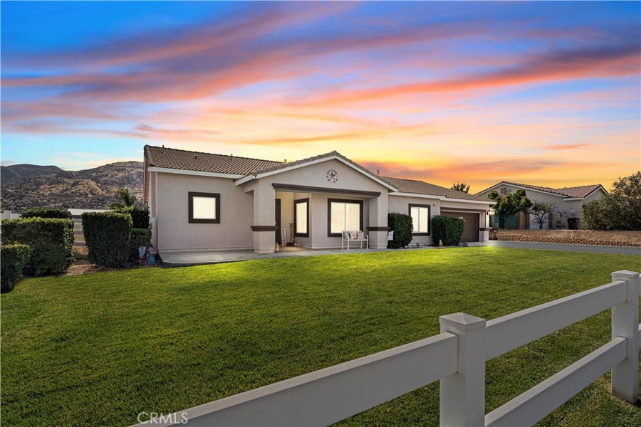 Property photo for 1424 Charles St, Banning, CA