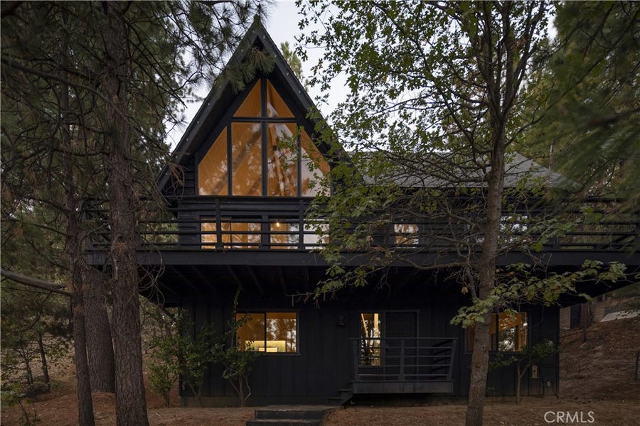Property photo for 28287 Bern Lane, Lake Arrowhead, CA