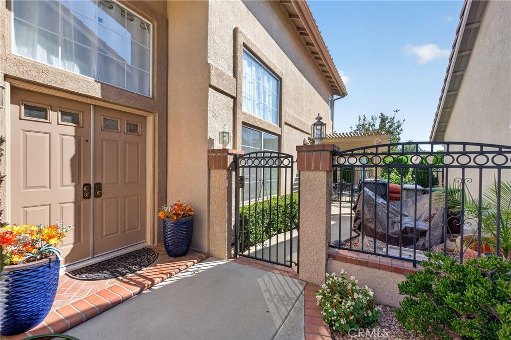 6048 Spanish Trail Cv, Banning, CA 92220