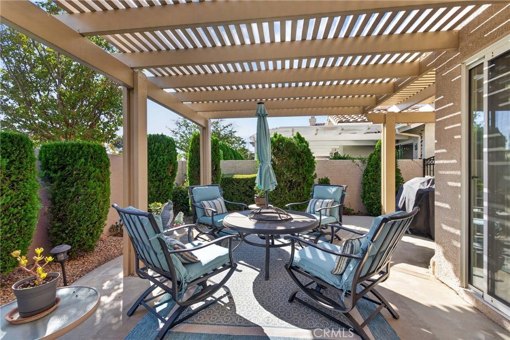 6048 Spanish Trail Cv, Banning, CA 92220