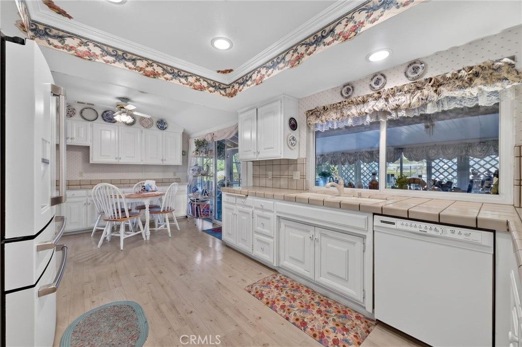 1100 Via Vallarta, Riverside, CA 92506 1100 Via Vallarta, Riverside, CA 92506