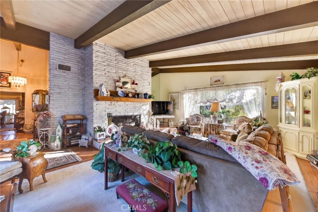 1100 Via Vallarta, Riverside, CA 92506 1100 Via Vallarta, Riverside, CA 92506