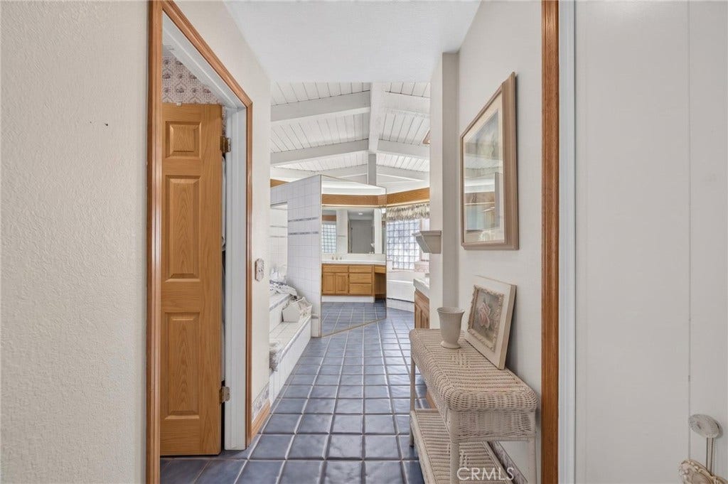 1100 Via Vallarta, Riverside, CA 92506 Extensive Primary Bath!