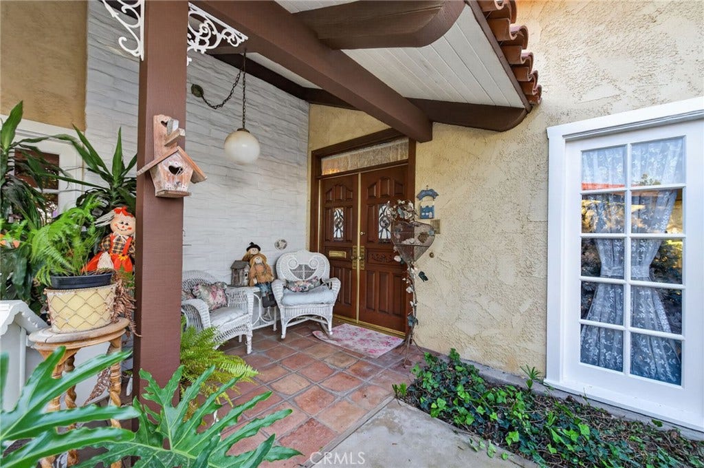 1100 Via Vallarta, Riverside, CA 92506 1100 Via Vallarta, Riverside, CA 92506
