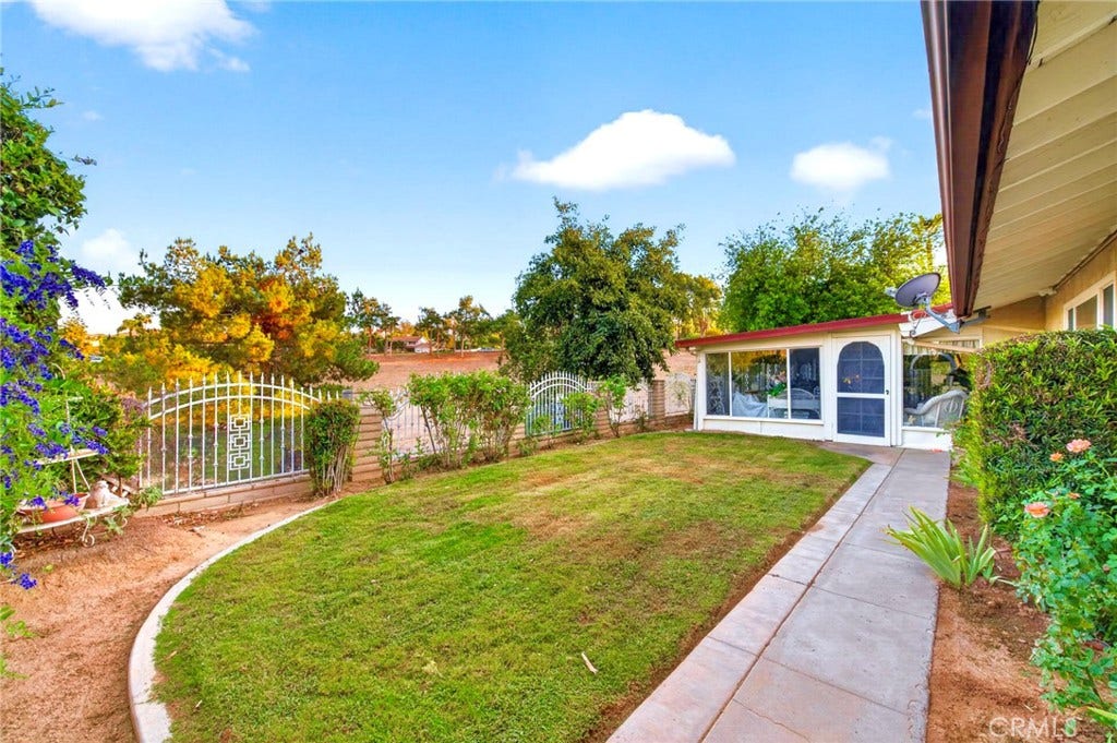 1100 Via Vallarta, Riverside, CA 92506 1100 Via Vallarta, Riverside, CA 92506