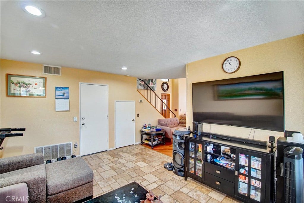 6560 Hemingway, Riverside, CA 92506 6560 Hemingway, Riverside, CA 92506