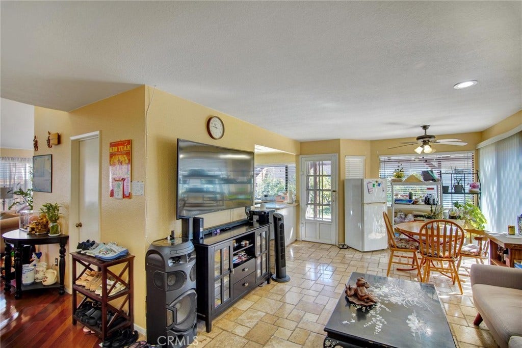 6560 Hemingway, Riverside, CA 92506 6560 Hemingway, Riverside, CA 92506