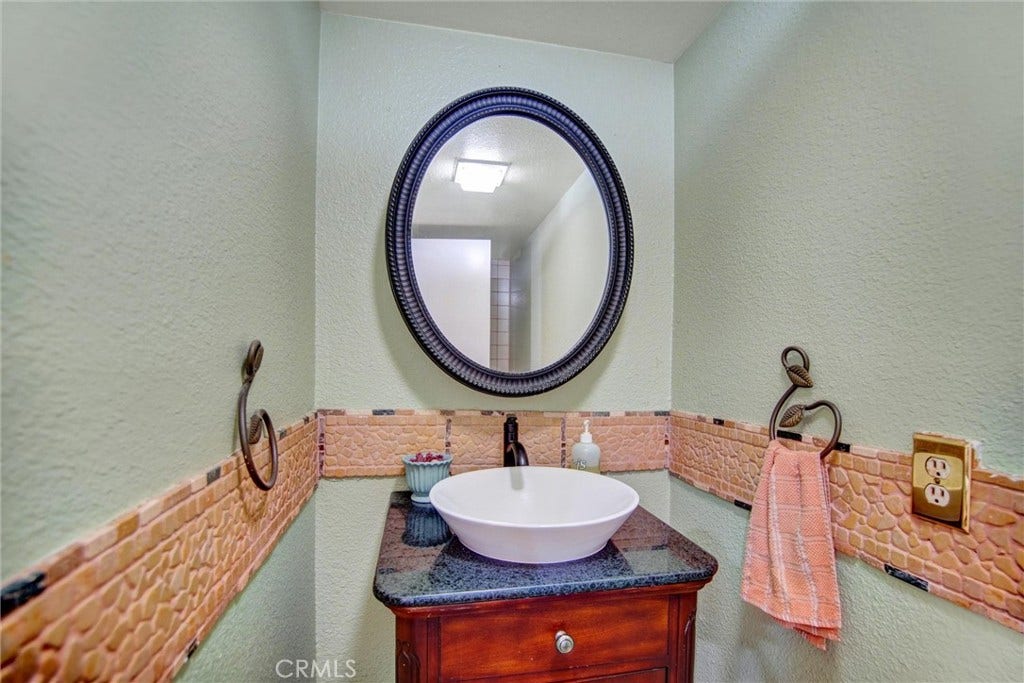 6560 Hemingway, Riverside, CA 92506 6560 Hemingway, Riverside, CA 92506