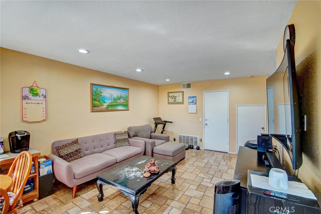 6560 Hemingway, Riverside, CA 92506 6560 Hemingway, Riverside, CA 92506
