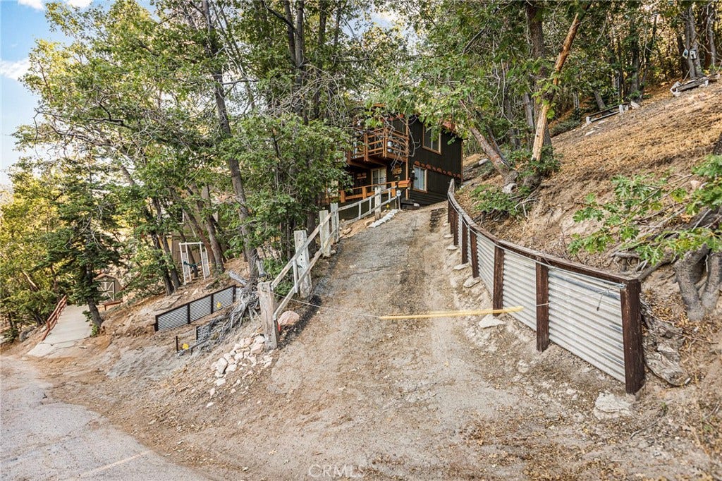 2151 Tank Road, Arrowbear, CA 92382 Driveway