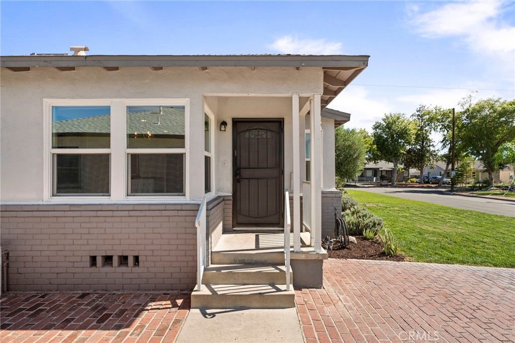272 E 35th, San Bernardino, CA 92404 Entryway Exterior