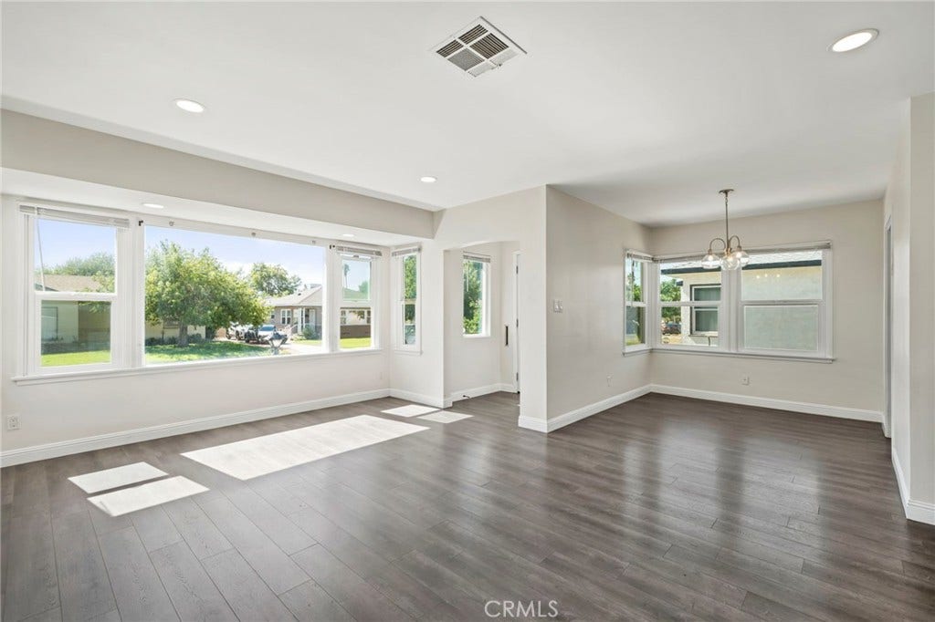 272 E 35th, San Bernardino, CA 92404 Entryway Interior 3