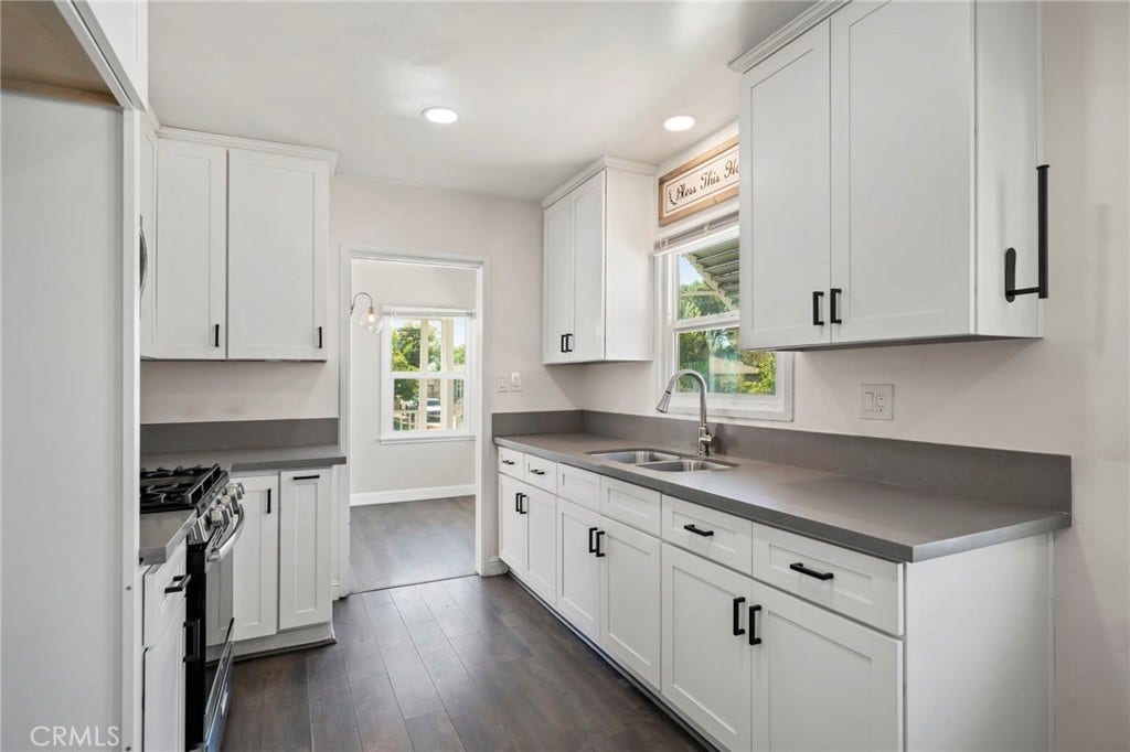 272 E 35th, San Bernardino, CA 92404 Kitchen 2
