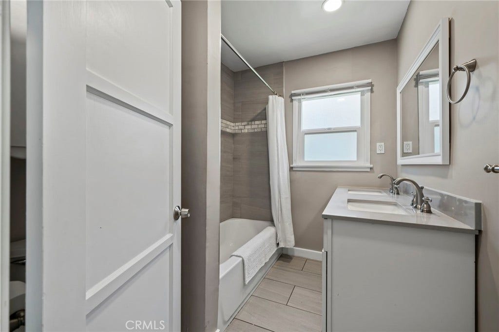 272 E 35th, San Bernardino, CA 92404 Second Bathroom 1