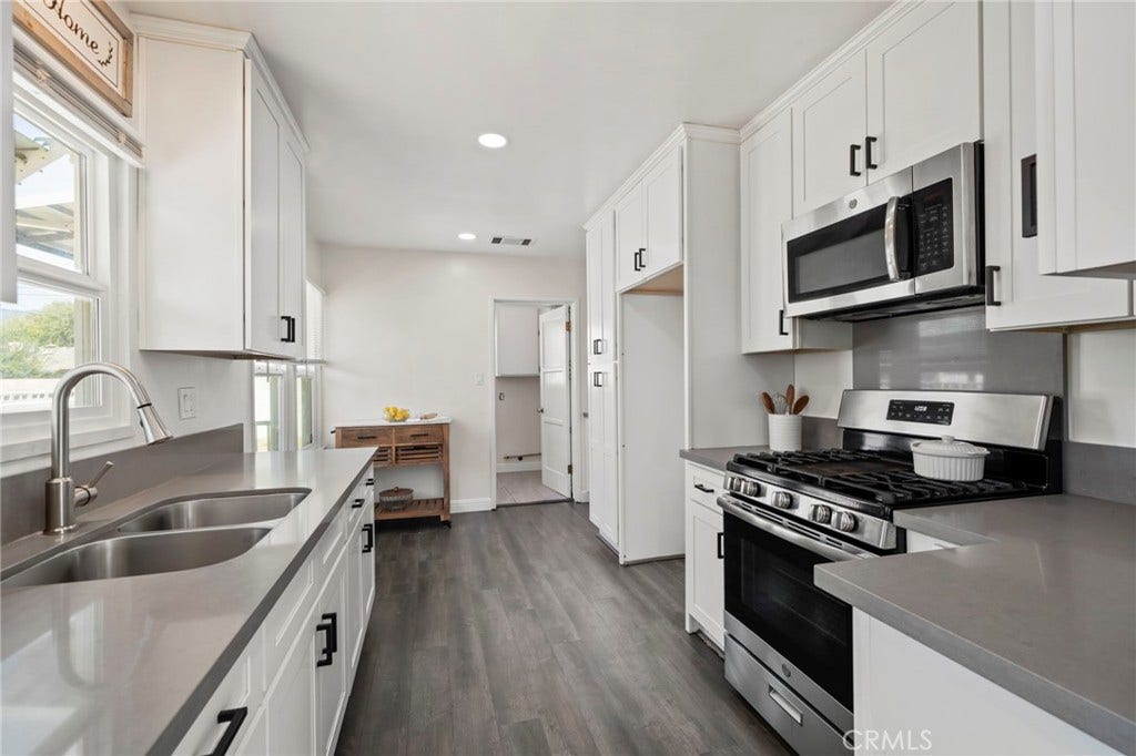 272 E 35th, San Bernardino, CA 92404 Kitchen 1