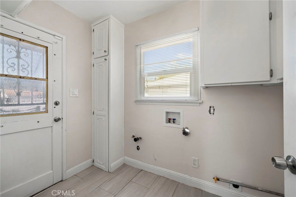 272 E 35th, San Bernardino, CA 92404 Kitchen 4